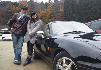 後輩の海平和アナウンサーと自動車イベントにて