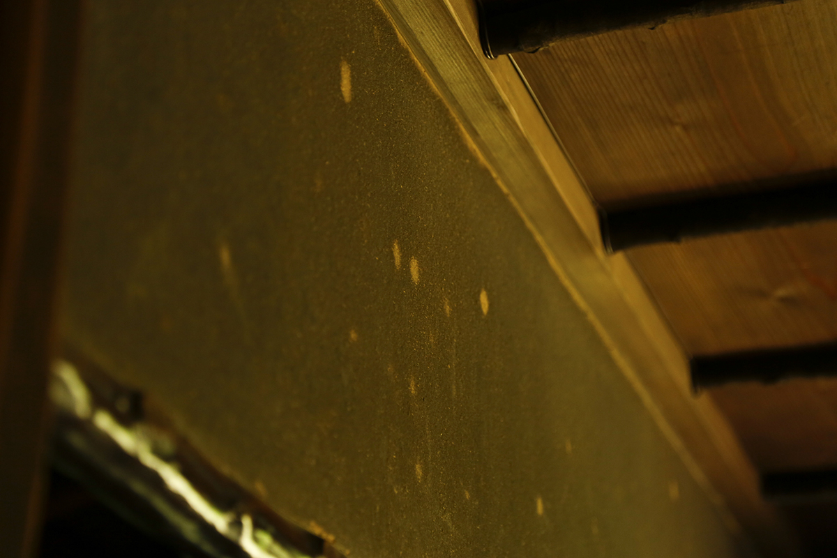 1階にある三畳の小間と呼ばれる茶室の「ほたる壁」