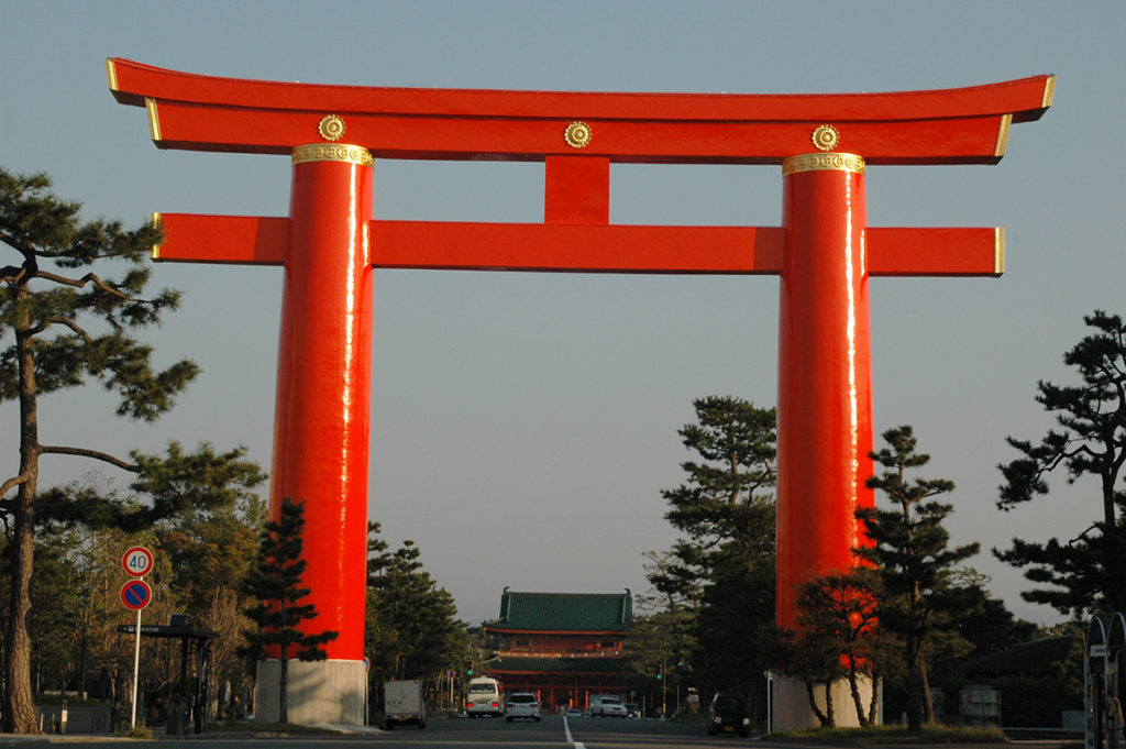 参詣道入口の大鳥居