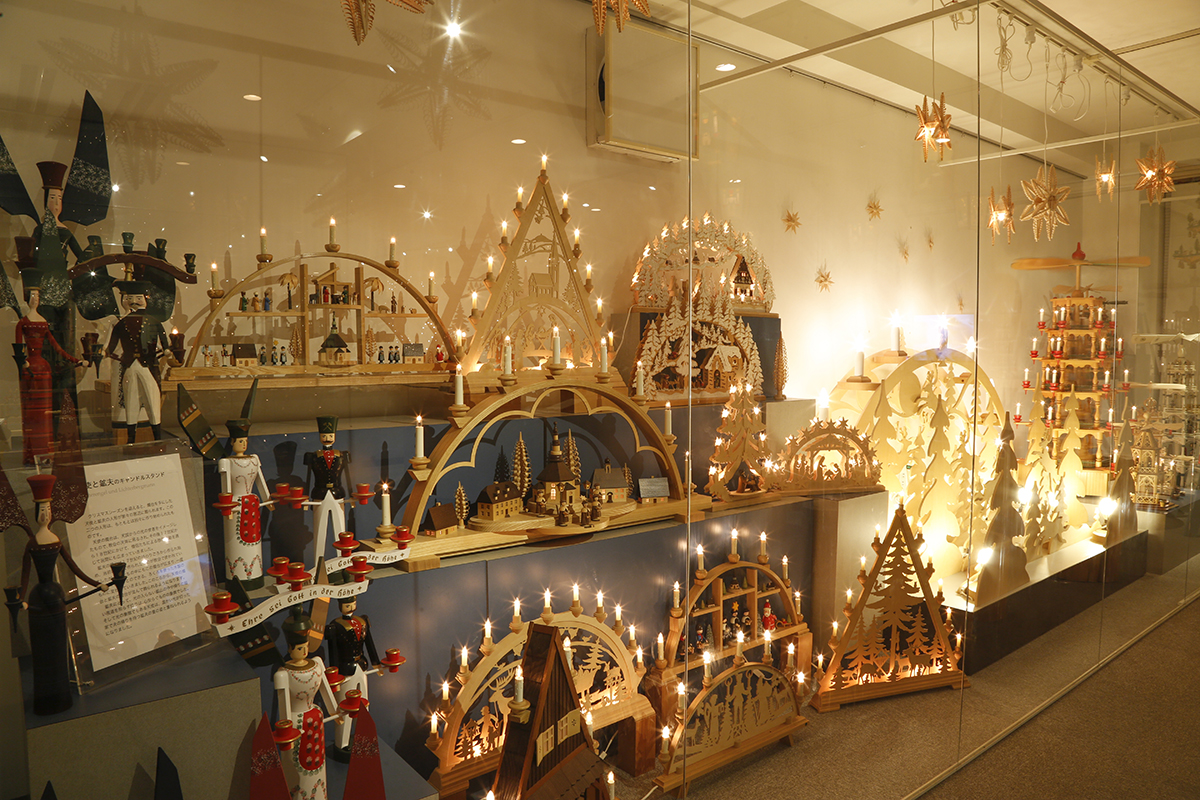 鉱夫に関係するものが多い「光を灯す飾り」