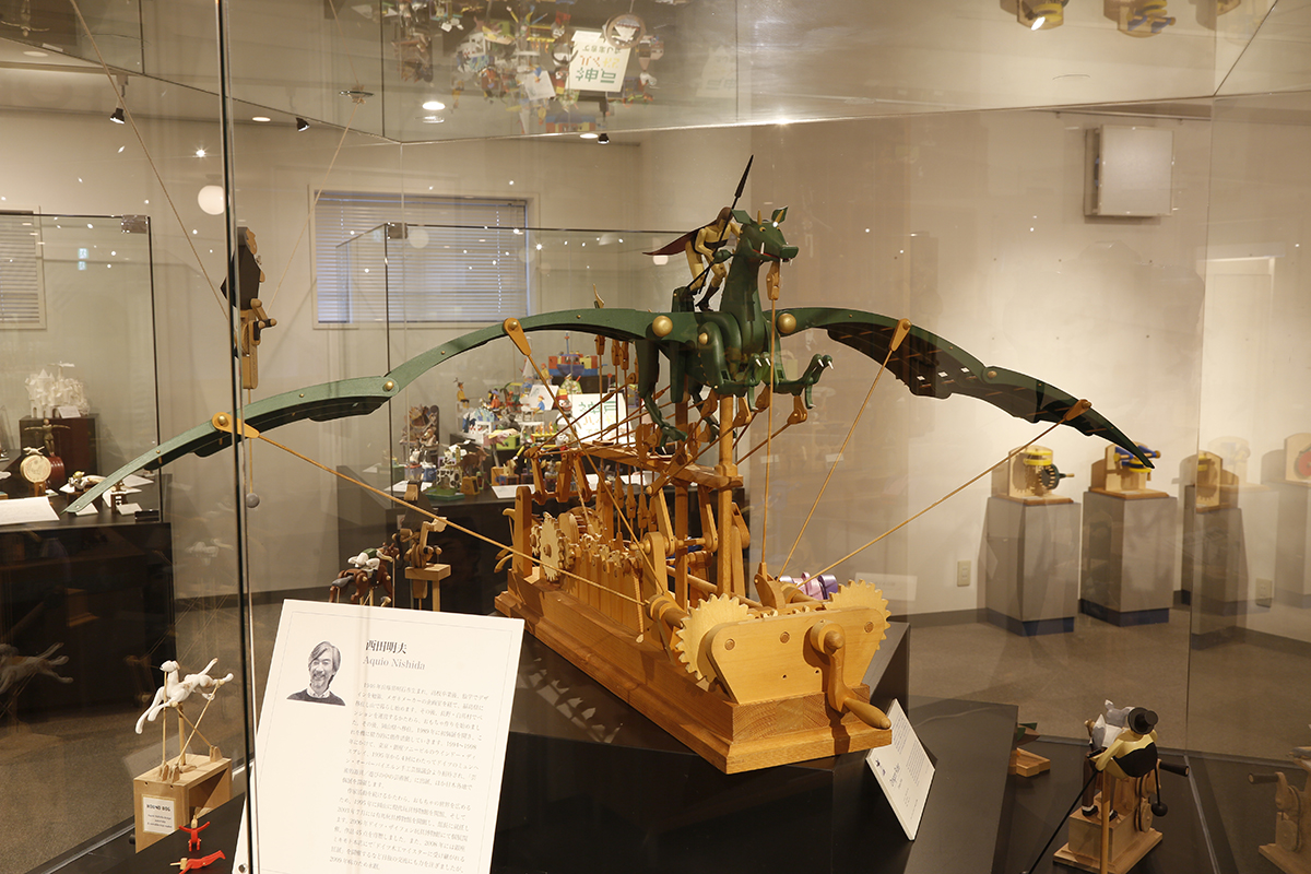 解説員による実演もあり、そのユーモラスな動きを楽しめます