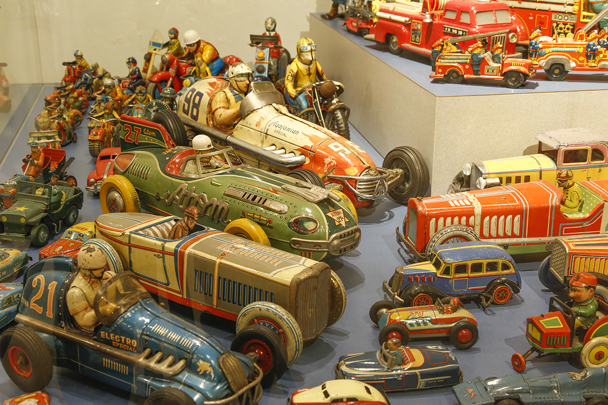 黄金期を迎えた戦前のブリキ機械玩具など貴重な展示も