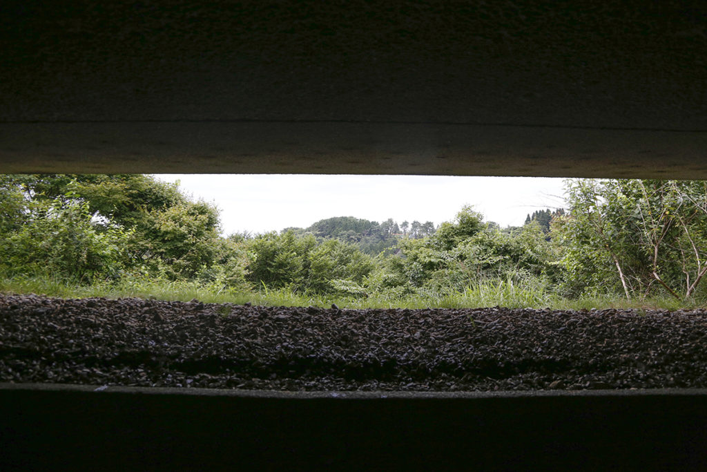 風穴からは絵画のような六甲の自然がみられます