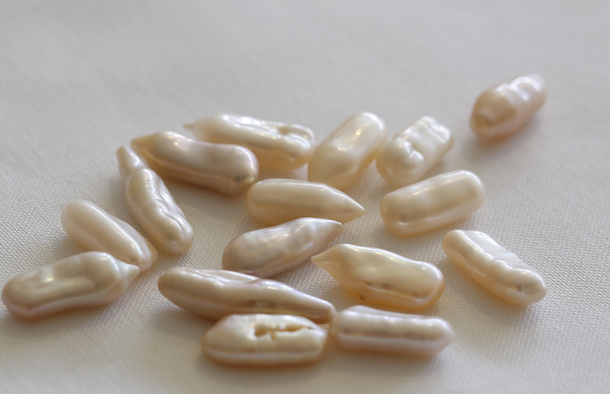 １粒でも存在感のある形状は無核真珠ならでは