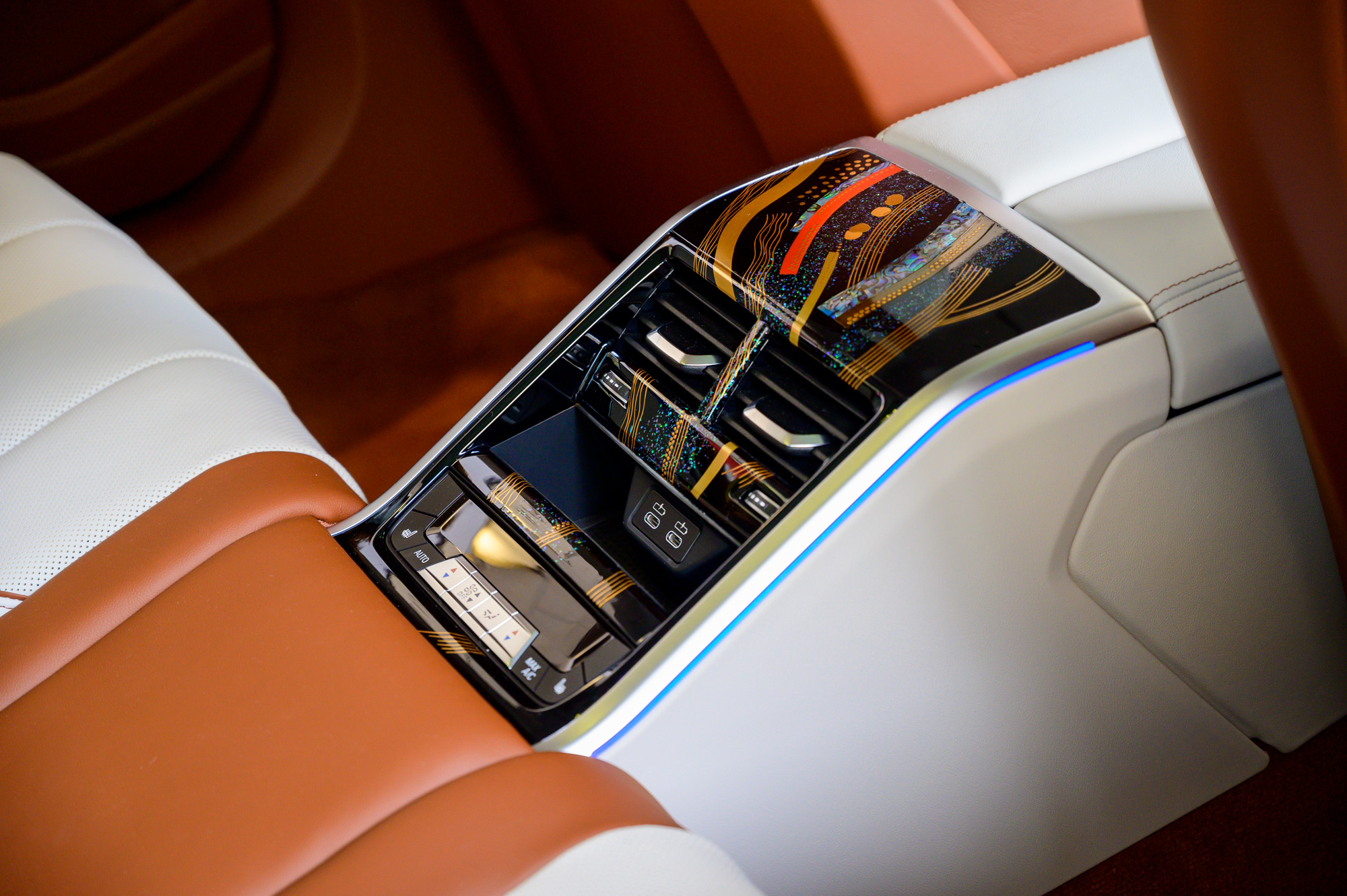 BMW 8シリーズ グランクーペ KYOTO EDITIONセンターコンソール