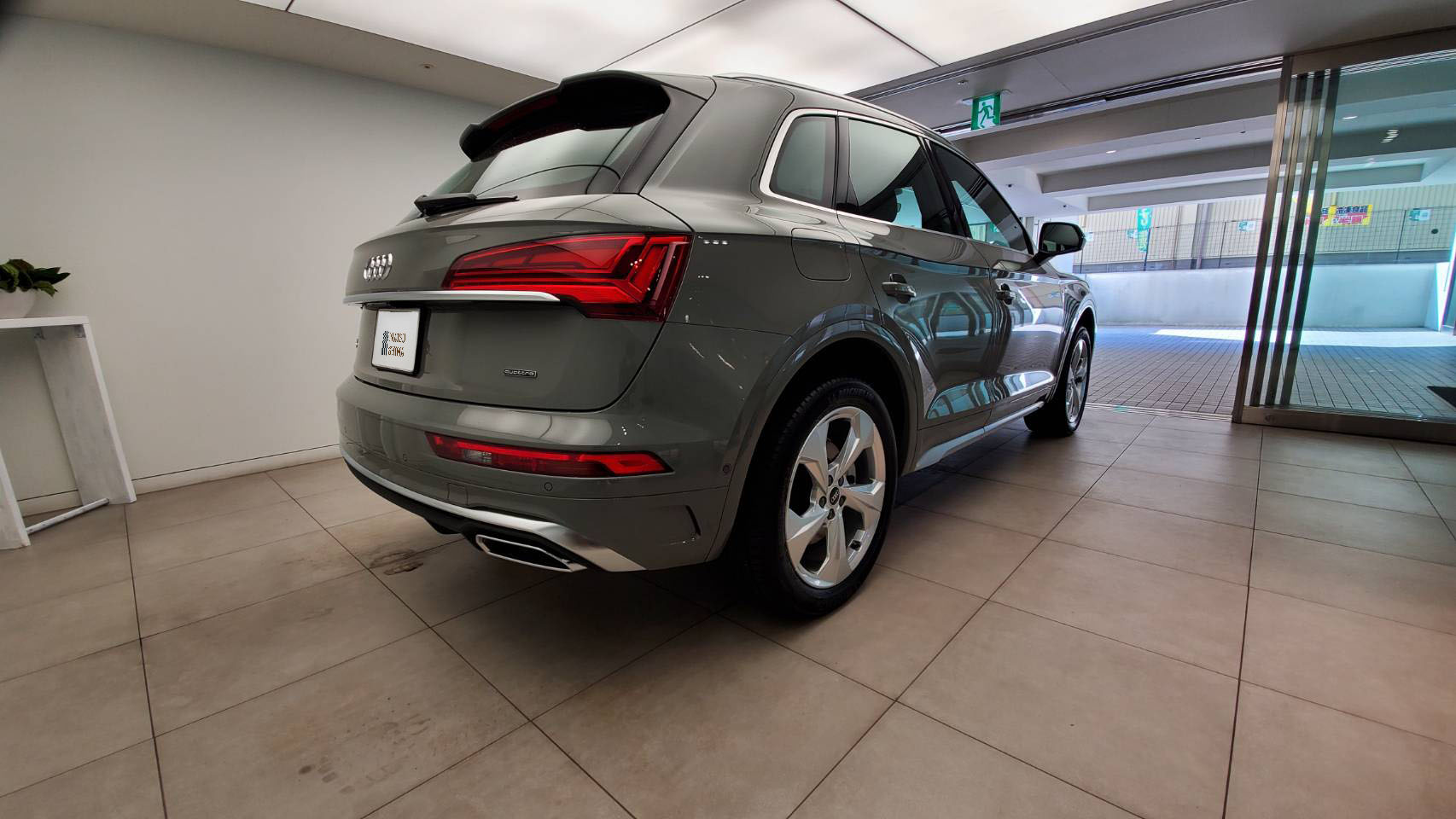 Audi Q5背面