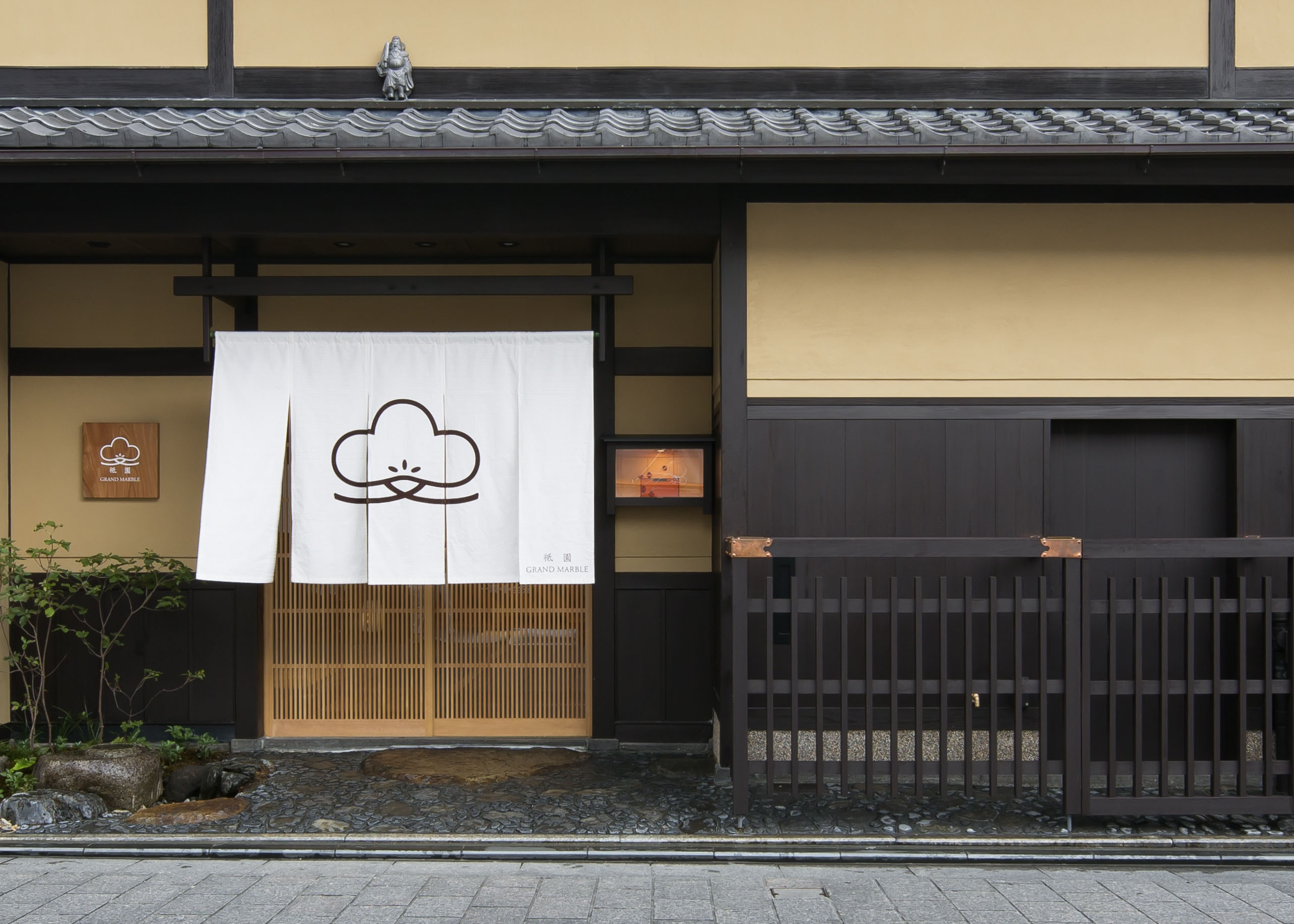 グランマーブル祇園店