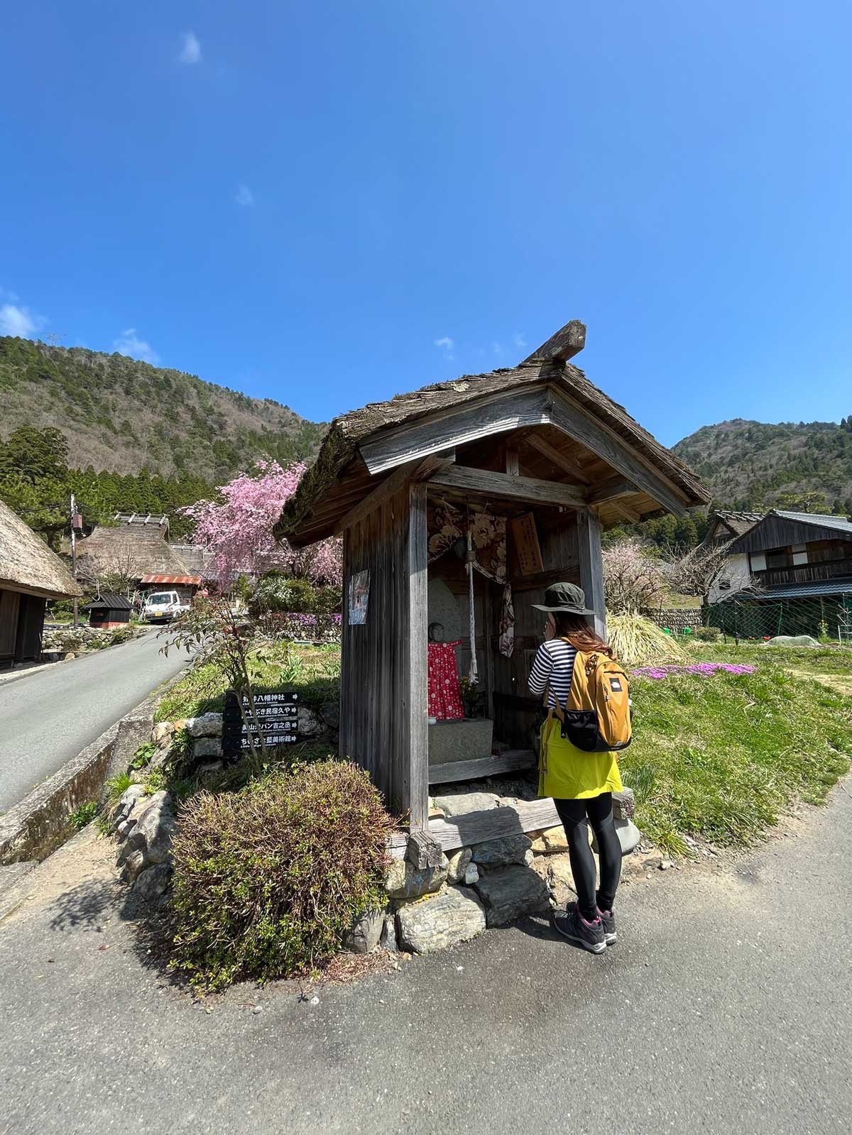まずはお地蔵様にご挨拶『お邪魔します』